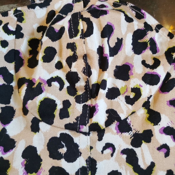 2 piece Outfit - Picture 4 of 10